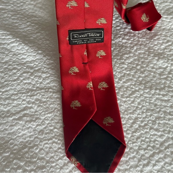 Robert Talbott Pebble Beach Red Gold Silk Golf Tie - Picture 2 of 4